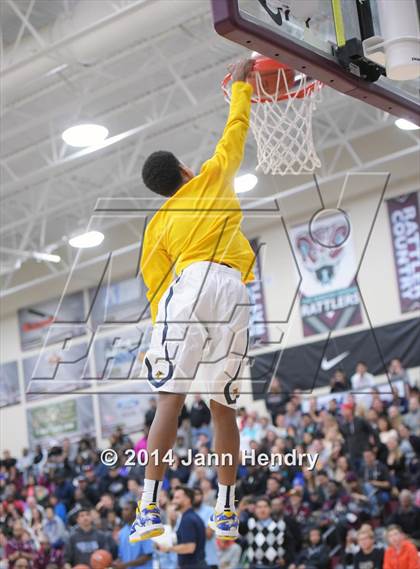 Thumbnail 3 in 2014 MaxPreps Holiday Classic Dunk Contest  photogallery.