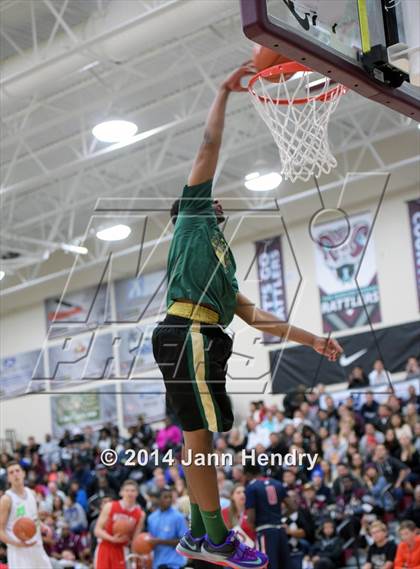 Thumbnail 1 in 2014 MaxPreps Holiday Classic Dunk Contest  photogallery.