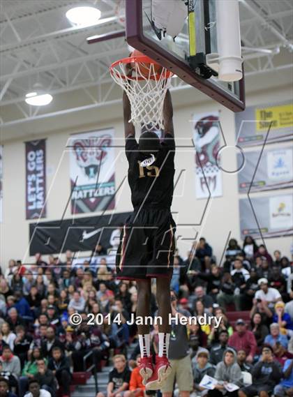 Thumbnail 3 in 2014 MaxPreps Holiday Classic Dunk Contest  photogallery.
