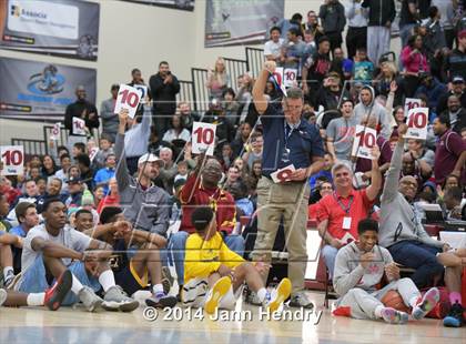 Thumbnail 1 in 2014 MaxPreps Holiday Classic Dunk Contest  photogallery.