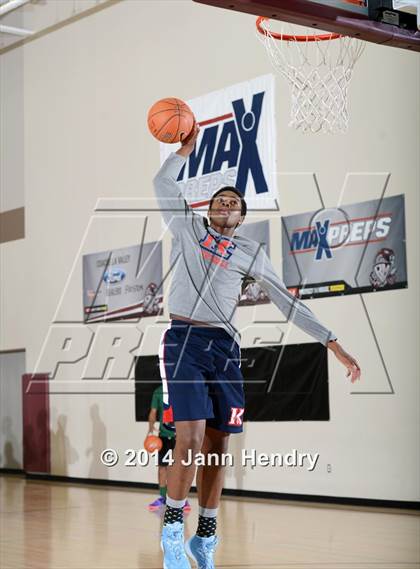 Thumbnail 3 in 2014 MaxPreps Holiday Classic Dunk Contest  photogallery.