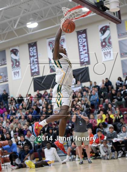 Thumbnail 2 in 2014 MaxPreps Holiday Classic Dunk Contest  photogallery.