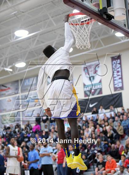 Thumbnail 1 in 2014 MaxPreps Holiday Classic Dunk Contest  photogallery.