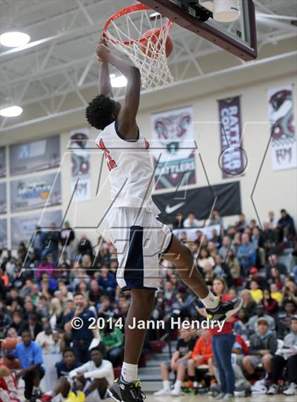 Thumbnail 3 in 2014 MaxPreps Holiday Classic Dunk Contest  photogallery.