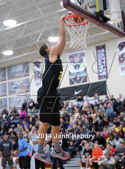 Thumbnail 2 in 2014 MaxPreps Holiday Classic Dunk Contest  photogallery.