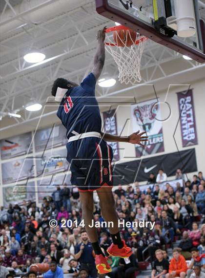 Thumbnail 3 in 2014 MaxPreps Holiday Classic Dunk Contest  photogallery.