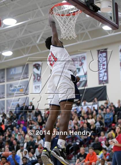 Thumbnail 1 in 2014 MaxPreps Holiday Classic Dunk Contest  photogallery.