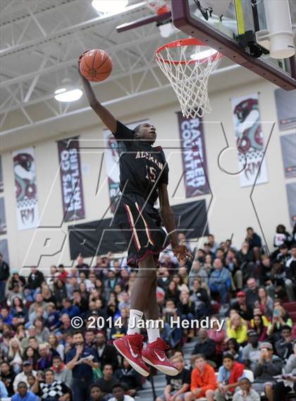 Thumbnail 1 in 2014 MaxPreps Holiday Classic Dunk Contest  photogallery.