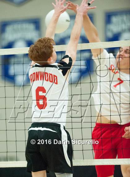 Thumbnail 2 in Seton Catholic vs.Ironwood (AIA D2 Final) photogallery.