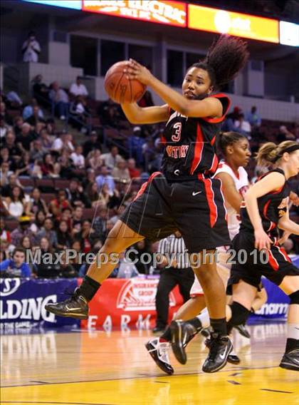 Thumbnail 2 in St. Mary's vs. Harvard-Westlake (CIF State D4 Final) photogallery.