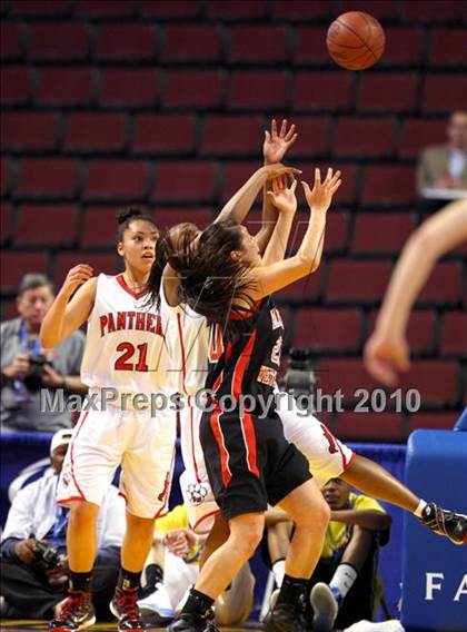 Thumbnail 2 in St. Mary's vs. Harvard-Westlake (CIF State D4 Final) photogallery.
