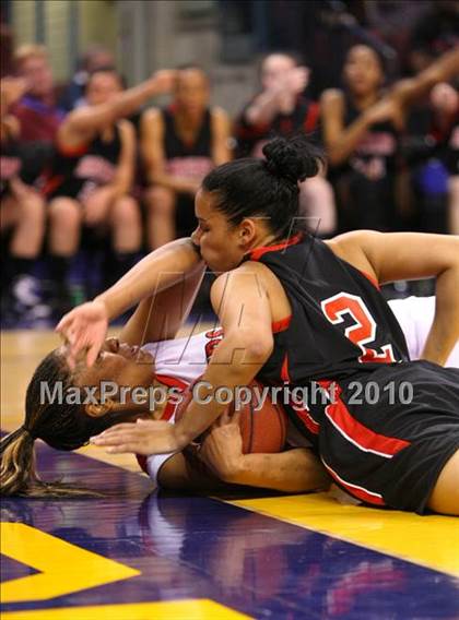 Thumbnail 1 in St. Mary's vs. Harvard-Westlake (CIF State D4 Final) photogallery.