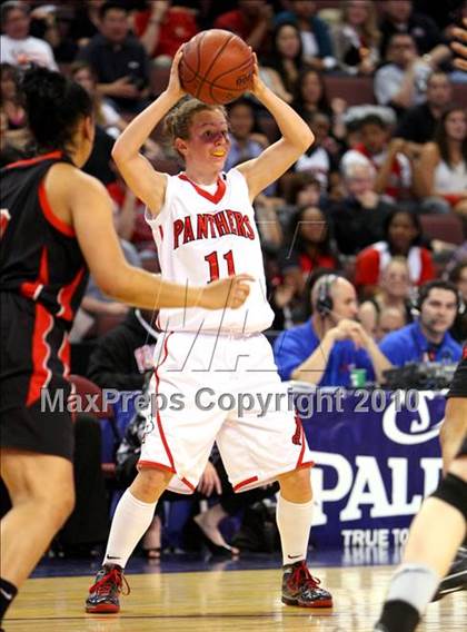 Thumbnail 3 in St. Mary's vs. Harvard-Westlake (CIF State D4 Final) photogallery.