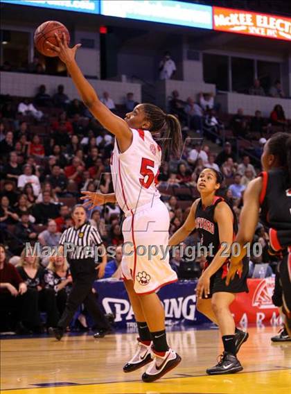 Thumbnail 3 in St. Mary's vs. Harvard-Westlake (CIF State D4 Final) photogallery.