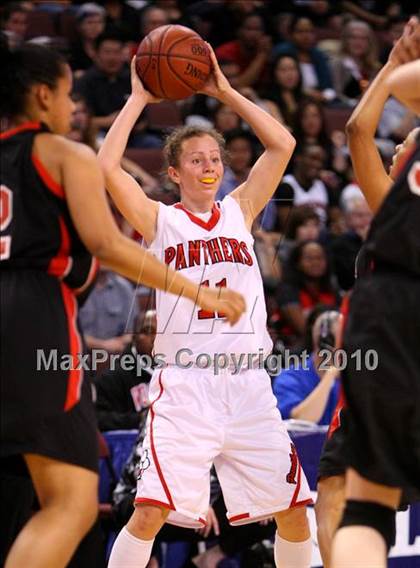 Thumbnail 1 in St. Mary's vs. Harvard-Westlake (CIF State D4 Final) photogallery.
