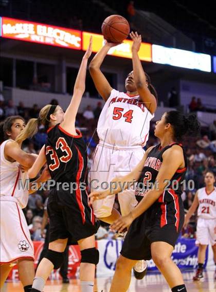 Thumbnail 2 in St. Mary's vs. Harvard-Westlake (CIF State D4 Final) photogallery.