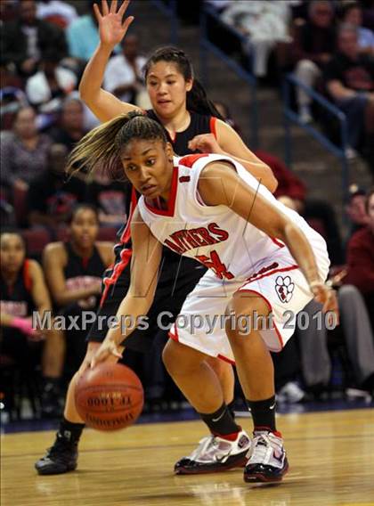 Thumbnail 3 in St. Mary's vs. Harvard-Westlake (CIF State D4 Final) photogallery.