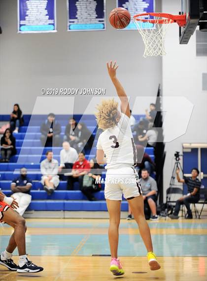 Thumbnail 3 in Summer Creek vs. Fort Bend Bush (McDonald's Texas Invitational) photogallery.