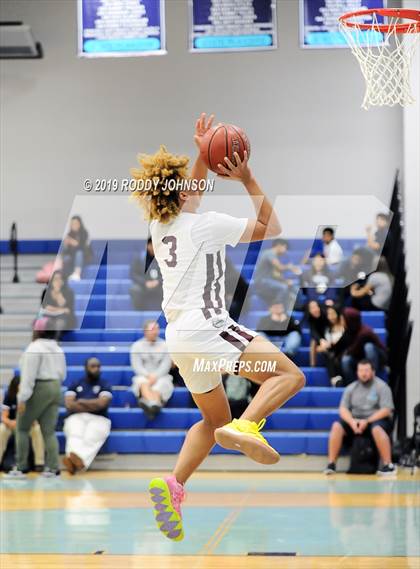 Thumbnail 2 in Summer Creek vs. Fort Bend Bush (McDonald's Texas Invitational) photogallery.