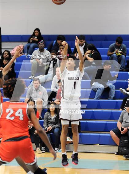 Thumbnail 1 in Summer Creek vs. Fort Bend Bush (McDonald's Texas Invitational) photogallery.