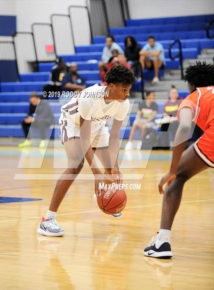 Thumbnail 2 in Summer Creek vs. Fort Bend Bush (McDonald's Texas Invitational) photogallery.