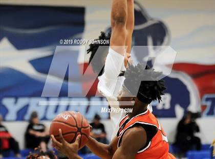 Thumbnail 2 in Summer Creek vs. Fort Bend Bush (McDonald's Texas Invitational) photogallery.