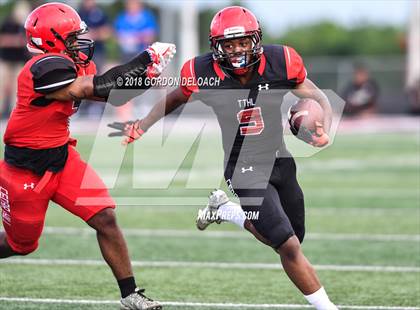 Thumbnail 1 in Cedar Hill Varsity Spring Game photogallery.