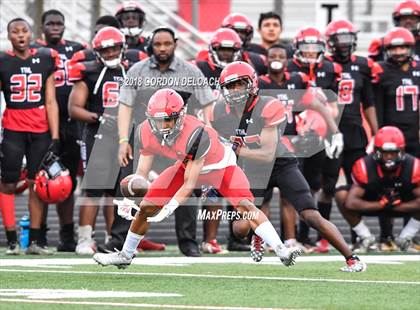 Thumbnail 3 in Cedar Hill Varsity Spring Game photogallery.