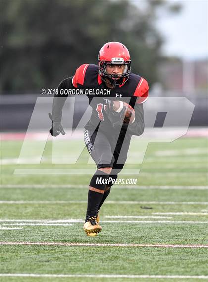 Thumbnail 3 in Cedar Hill Varsity Spring Game photogallery.