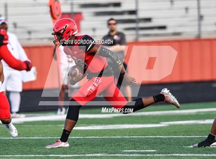 Thumbnail 1 in Cedar Hill Varsity Spring Game photogallery.