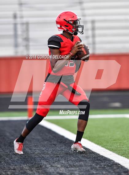 Thumbnail 2 in Cedar Hill Varsity Spring Game photogallery.