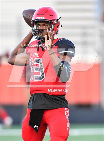 Thumbnail 1 in Cedar Hill Varsity Spring Game photogallery.