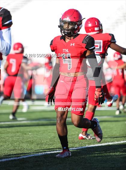 Thumbnail 1 in Cedar Hill Varsity Spring Game photogallery.