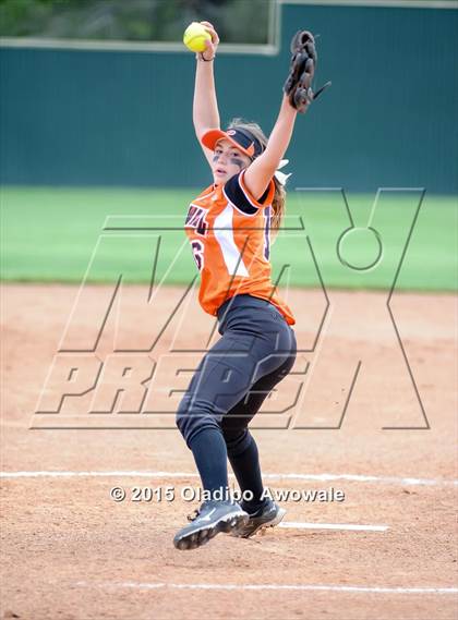 Thumbnail 3 in Ellison [C. E.] vs Rockwall (UIL 6A Region II Bi-District Playoff) photogallery.