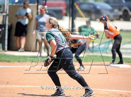 Thumbnail 2 in Ellison [C. E.] vs Rockwall (UIL 6A Region II Bi-District Playoff) photogallery.