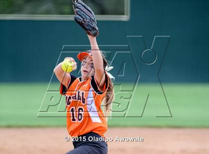 Thumbnail 2 in Ellison [C. E.] vs Rockwall (UIL 6A Region II Bi-District Playoff) photogallery.