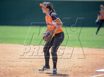 Thumbnail 2 in Ellison [C. E.] vs Rockwall (UIL 6A Region II Bi-District Playoff) photogallery.