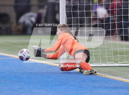 Thumbnail 2 in Syracuse vs. Skyridge (UHSAA 6A Semifinal) photogallery.