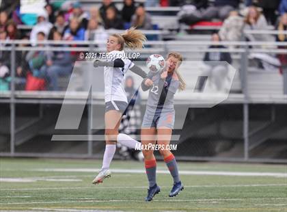 Thumbnail 3 in Syracuse vs. Skyridge (UHSAA 6A Semifinal) photogallery.