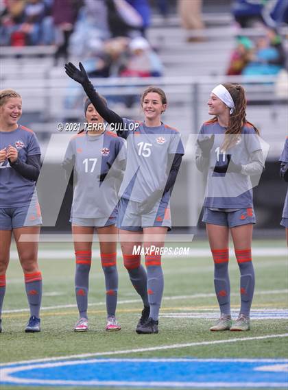 Thumbnail 1 in Syracuse vs. Skyridge (UHSAA 6A Semifinal) photogallery.