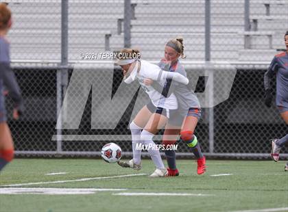 Thumbnail 3 in Syracuse vs. Skyridge (UHSAA 6A Semifinal) photogallery.
