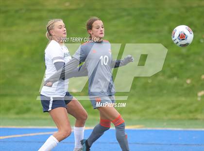 Thumbnail 2 in Syracuse vs. Skyridge (UHSAA 6A Semifinal) photogallery.