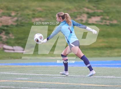 Thumbnail 3 in Syracuse vs. Skyridge (UHSAA 6A Semifinal) photogallery.
