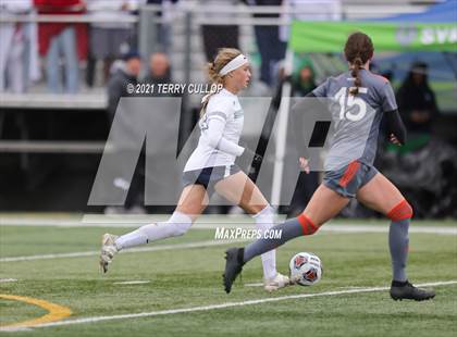 Thumbnail 1 in Syracuse vs. Skyridge (UHSAA 6A Semifinal) photogallery.