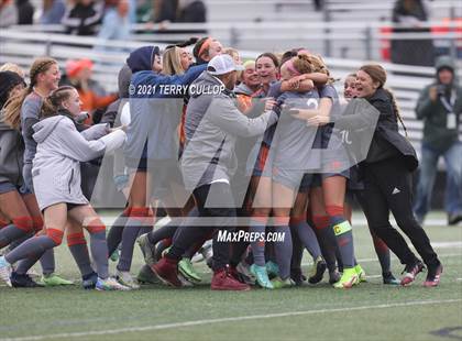 Thumbnail 1 in Syracuse vs. Skyridge (UHSAA 6A Semifinal) photogallery.
