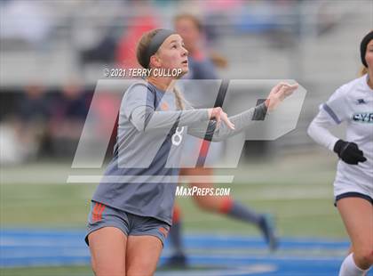 Thumbnail 2 in Syracuse vs. Skyridge (UHSAA 6A Semifinal) photogallery.
