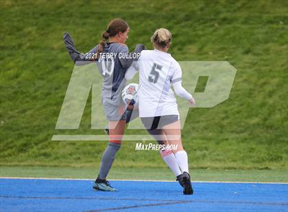 Thumbnail 1 in Syracuse vs. Skyridge (UHSAA 6A Semifinal) photogallery.