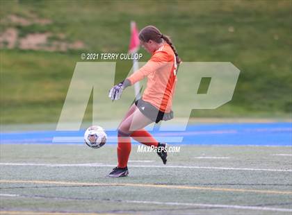Thumbnail 2 in Syracuse vs. Skyridge (UHSAA 6A Semifinal) photogallery.