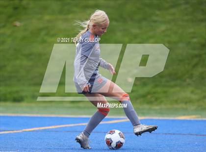 Thumbnail 1 in Syracuse vs. Skyridge (UHSAA 6A Semifinal) photogallery.