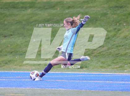 Thumbnail 1 in Syracuse vs. Skyridge (UHSAA 6A Semifinal) photogallery.